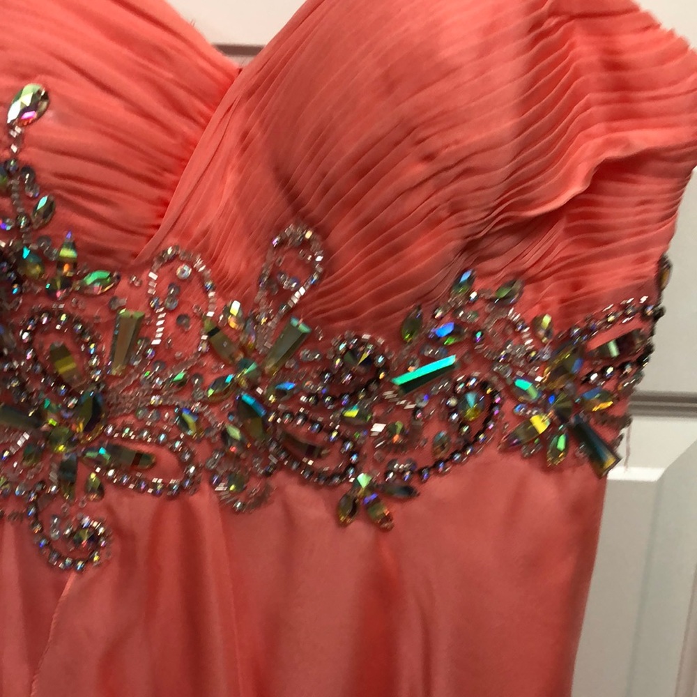 PROM DRESS - Picture 3 of 5